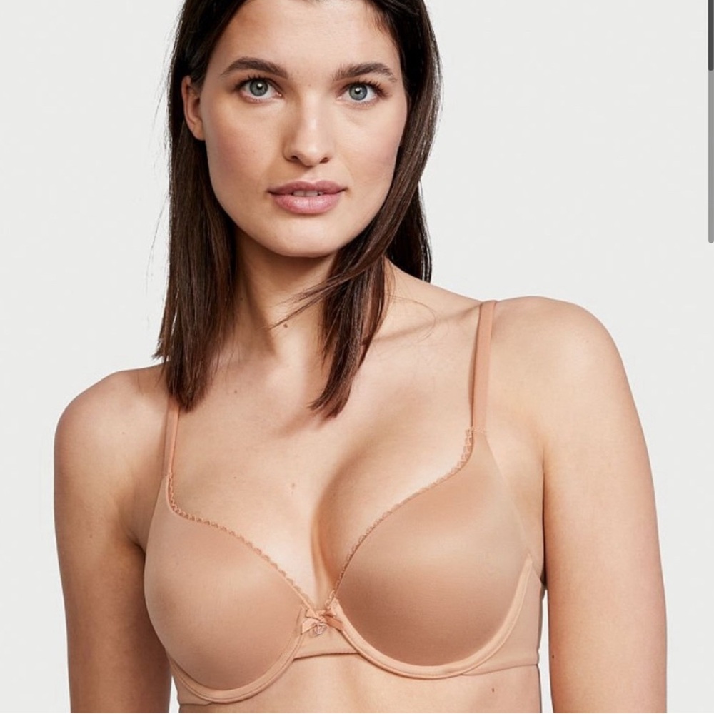 Body By Victoria lightly lined full coverage bra 34DDD.